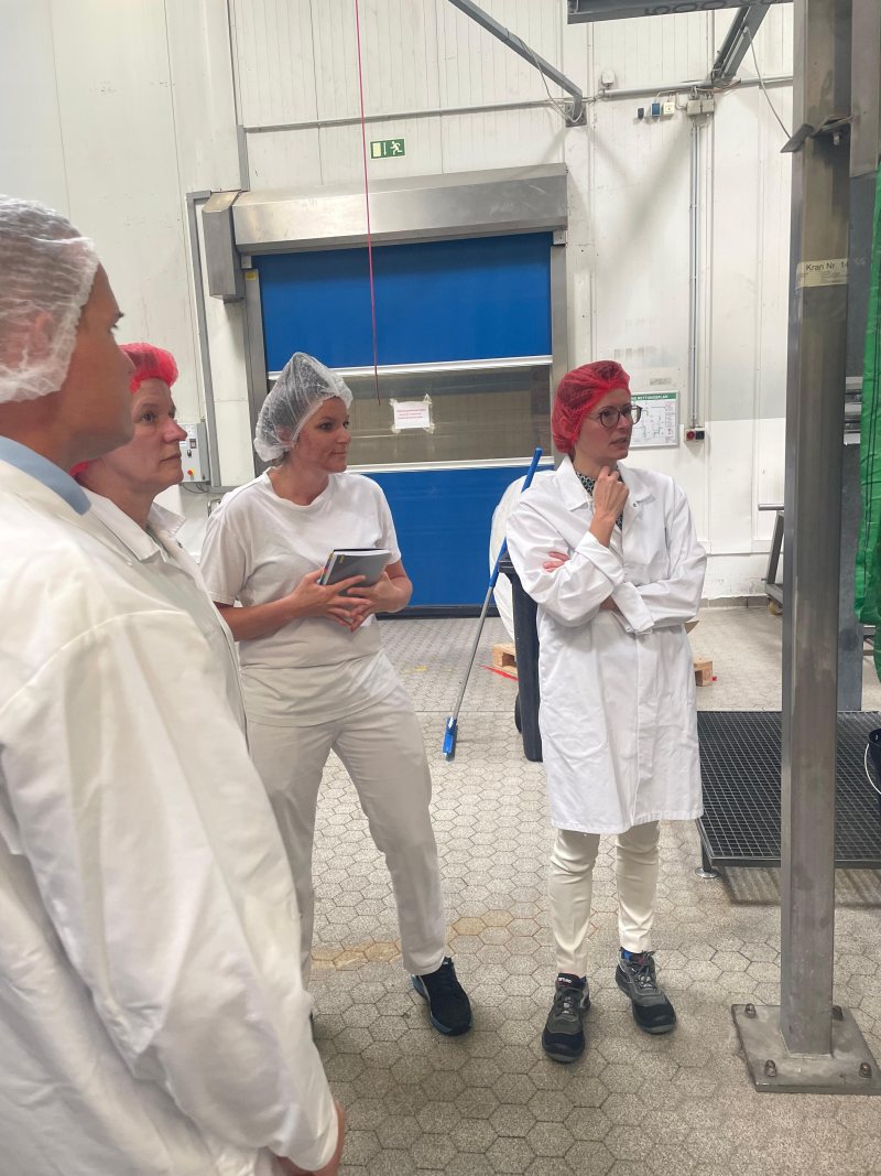 besuch-bei-emp-milchhof_2.jpg