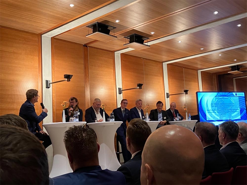 Als Unternehmerin aus der Uckermark konnte Sie den Bundestagsabgeordneten von CDU, FDP, SPD und AfD deutlich machen, wie weitPolitik vom unternehemrischen Alltag entfernt ist